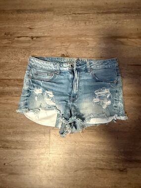 American Eagle Outfitters Light Blue Distressed Denim Cutoff Shorts Size 10